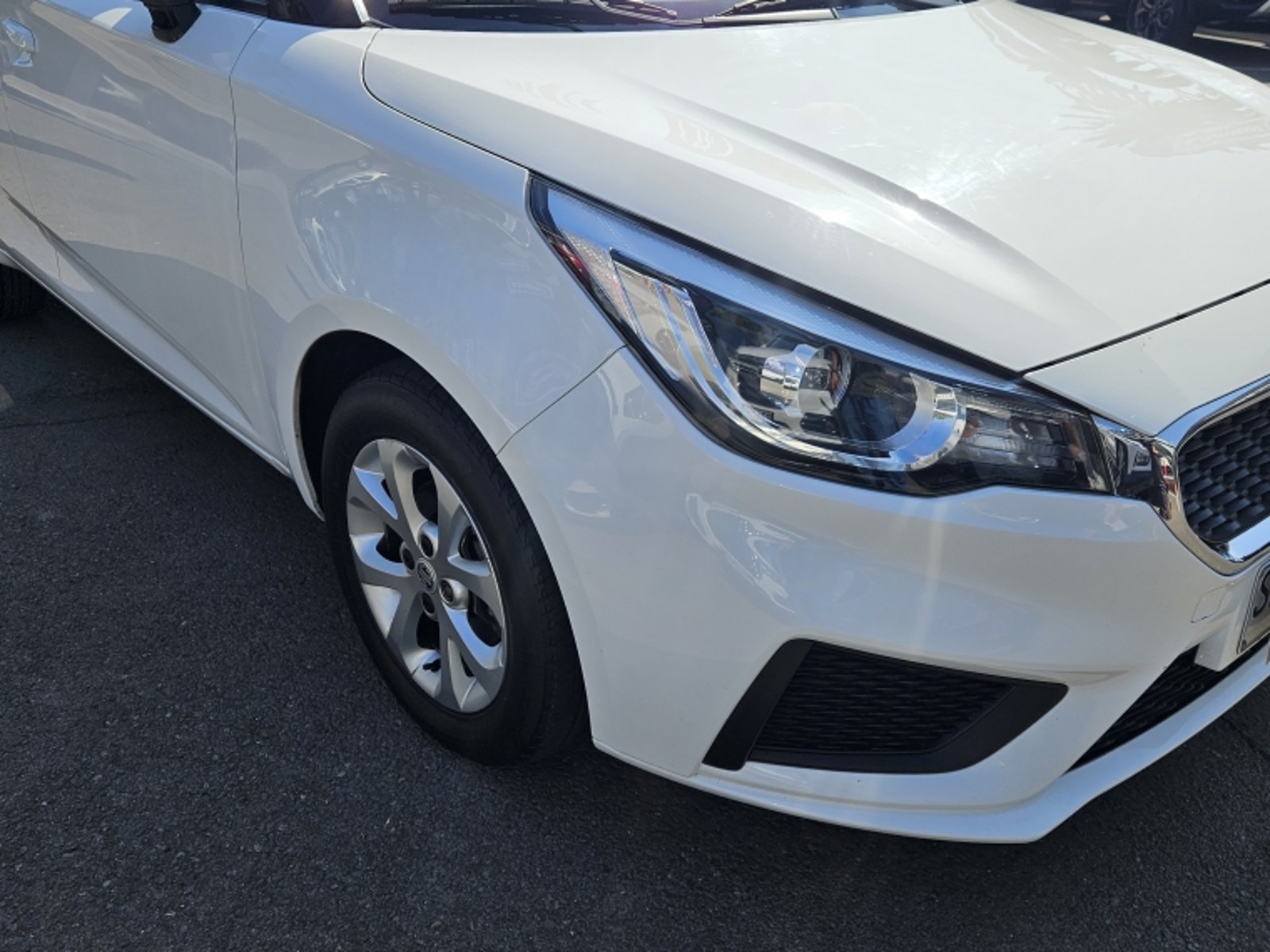 MG 3 1.5  COM  AT 2023 - Imagen 7 de 16