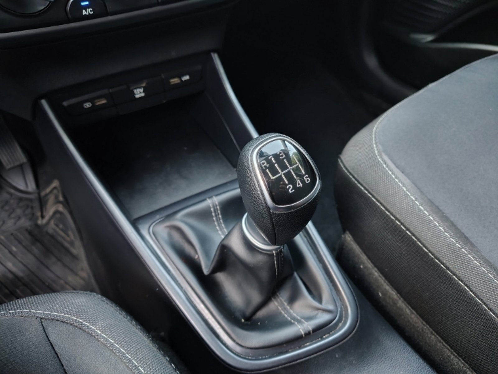 HYUNDAI I-20 1.4 BI3   PLUS  MT 2023 - Imagen 9 de 17