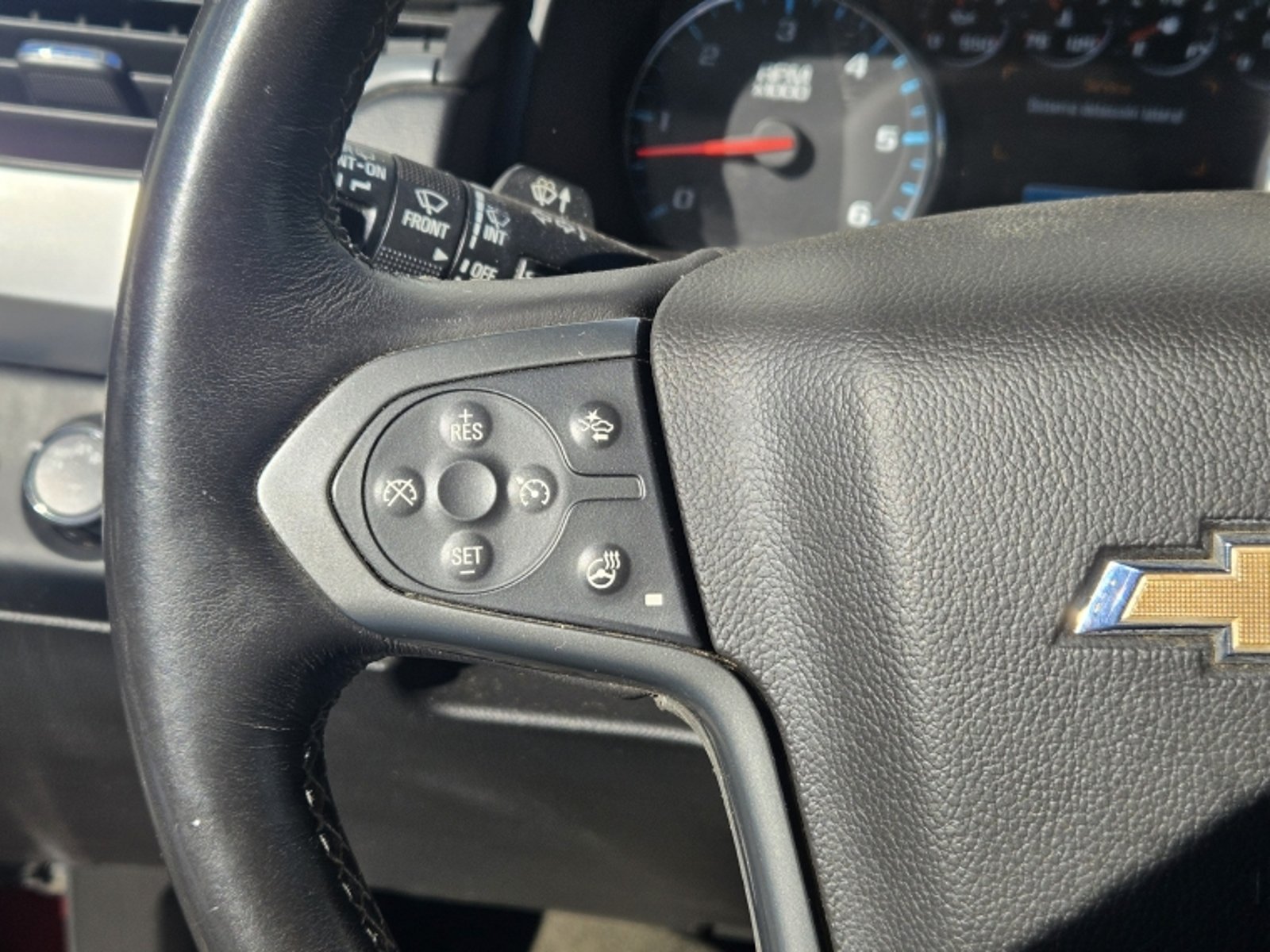 CHEVROLET SUBURBAN 5.3 LT AT 4X4 2018 - Imagen 18 de 20