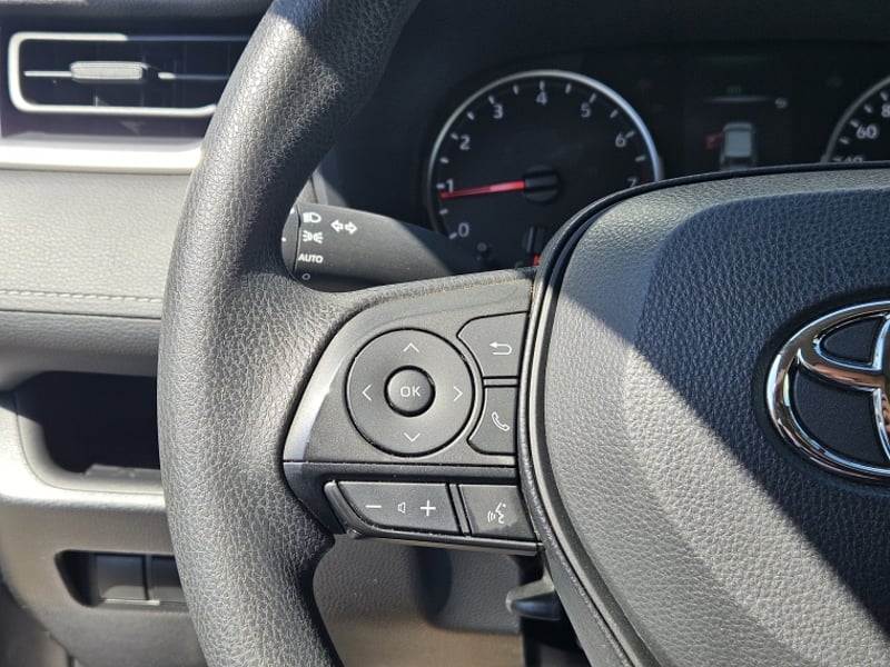 Toyota RAV4 2.0 LE AT 2024 - Imagen 12 de 20