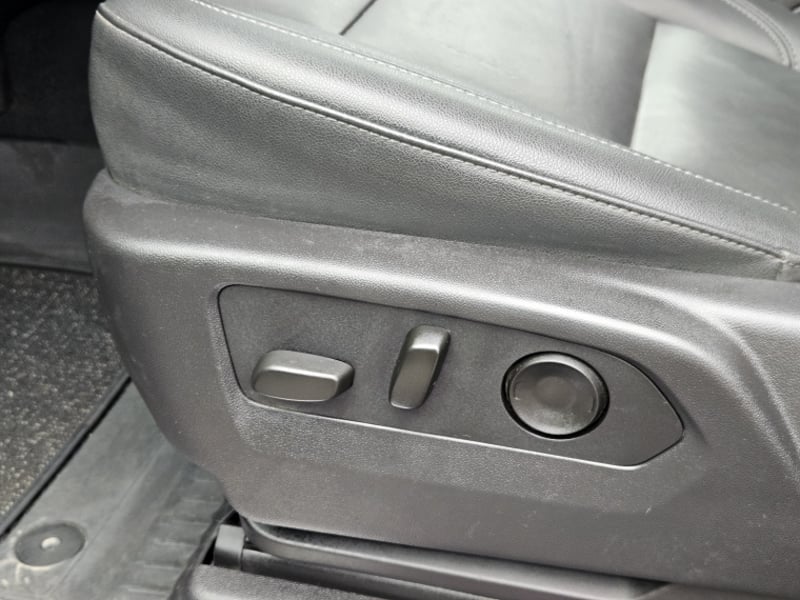 Chevrolet SILVERADO SILVERADO 5.3L LT TB AT AWD 2024 - Imagen 12 de 20
