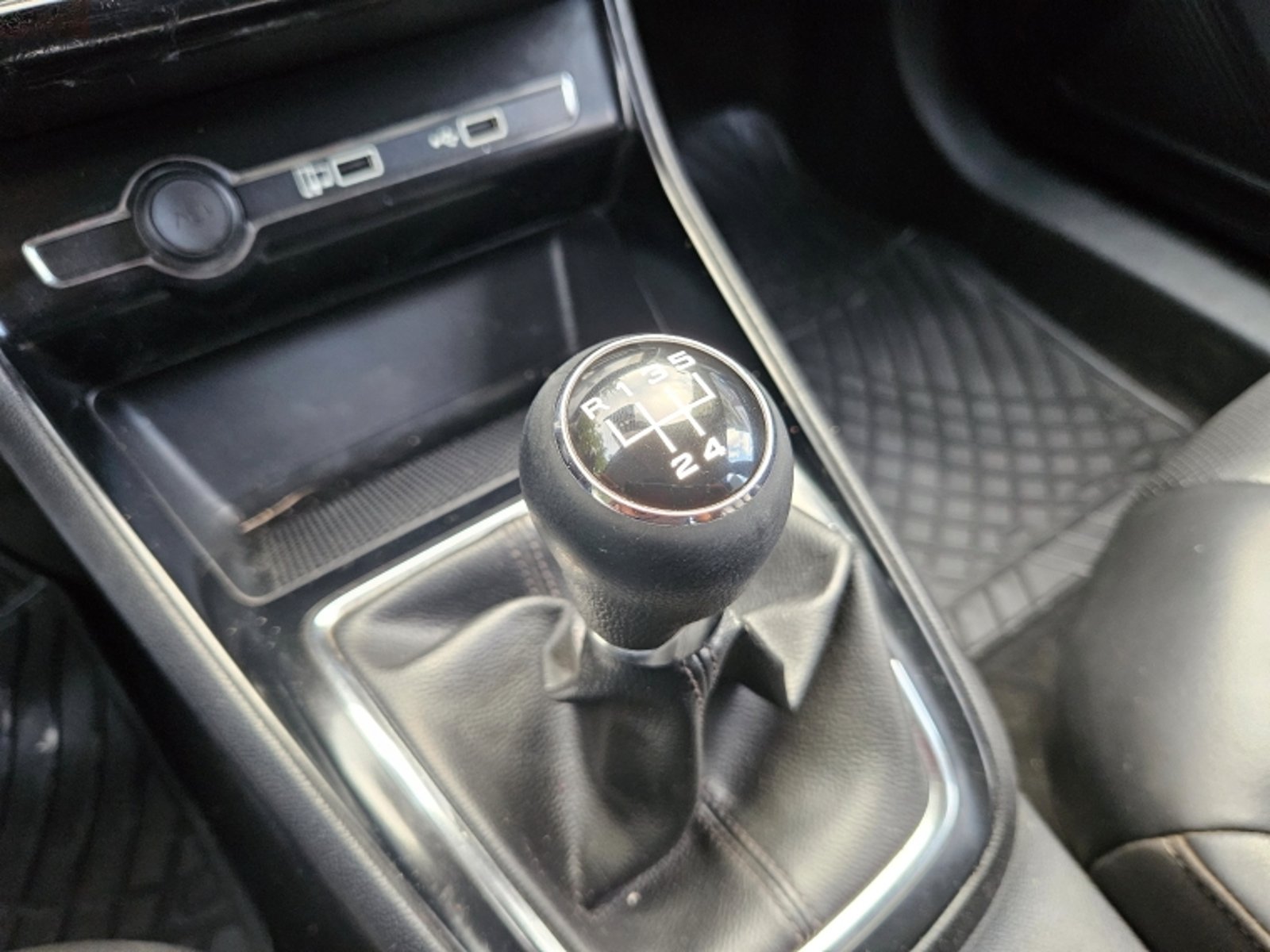 MG 5 1.5  COM  MT 2021 - Imagen 18 de 19