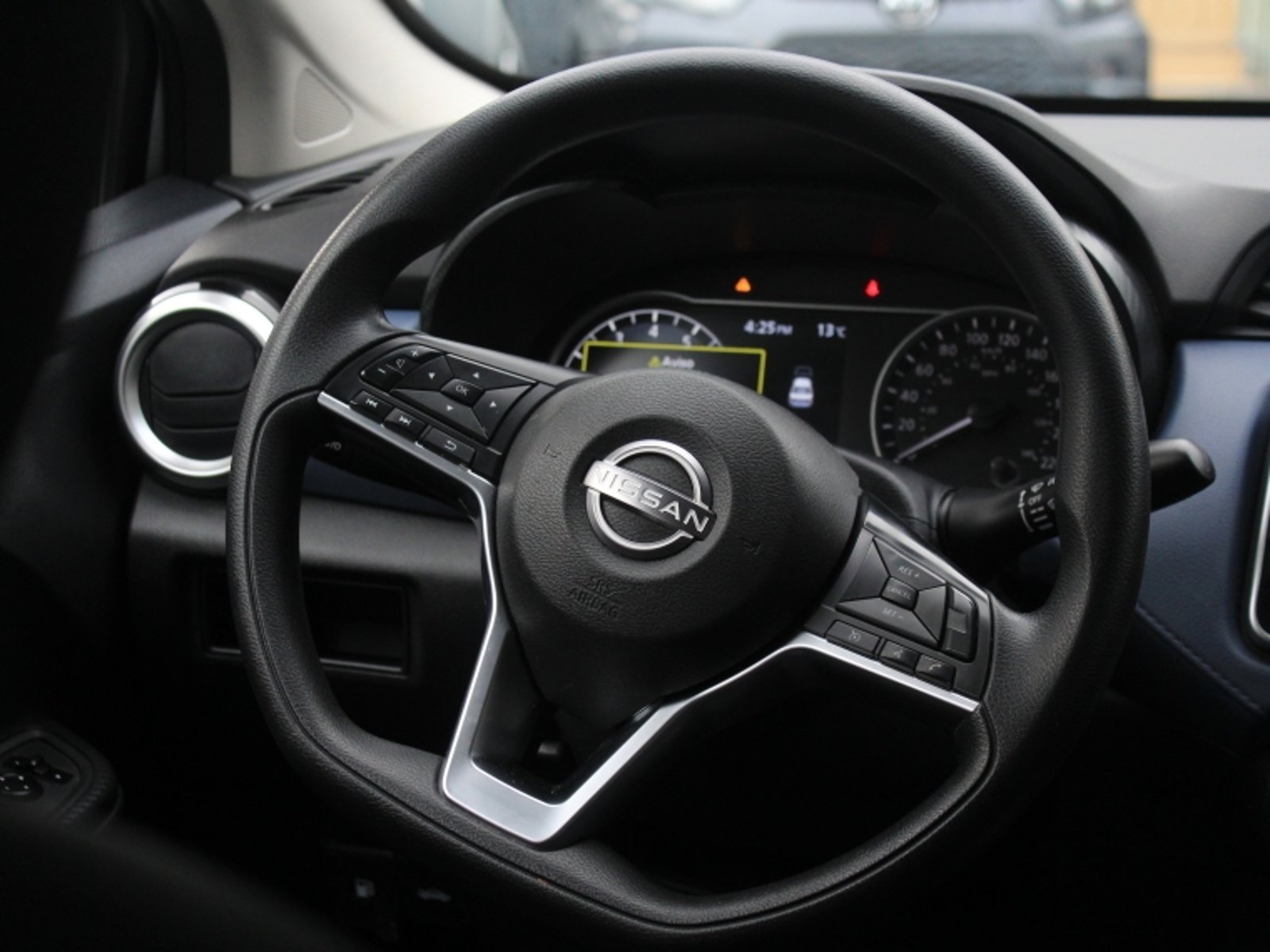 NISSAN VERSA 1.6  SDVANCE  MT 2024 - Imagen 8 de 19