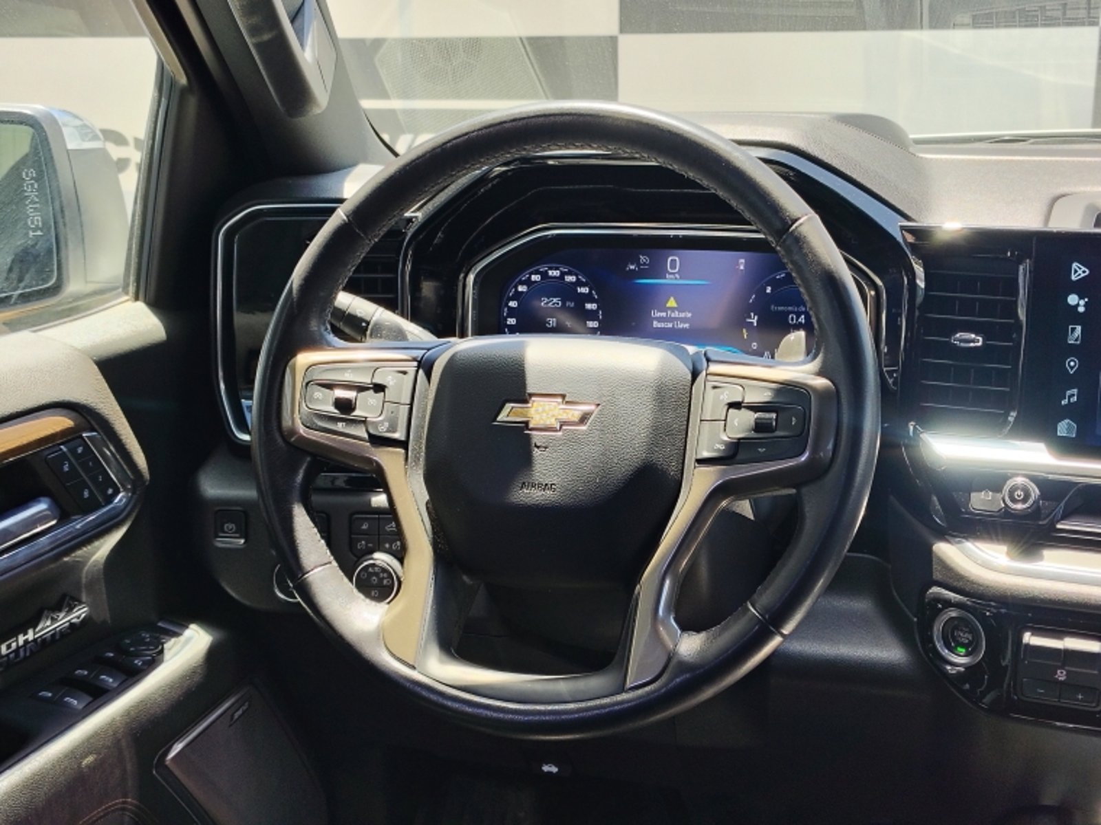 CHEVROLET SILVERADO 3.0 TD HIGH COUNTRY AT 4X4 DIESEL 2023 - Imagen 12 de 20