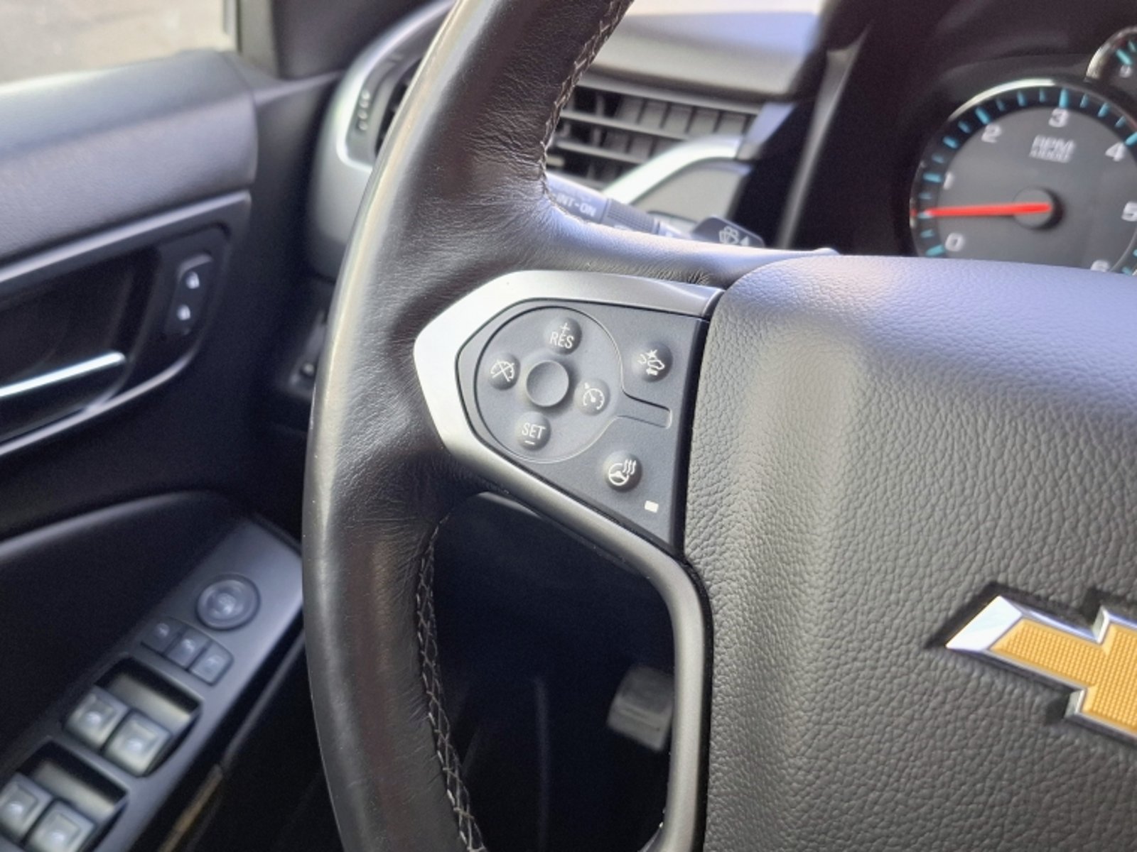CHEVROLET TAHOE 5.3 LT AT 4X4 2018 - Imagen 11 de 20