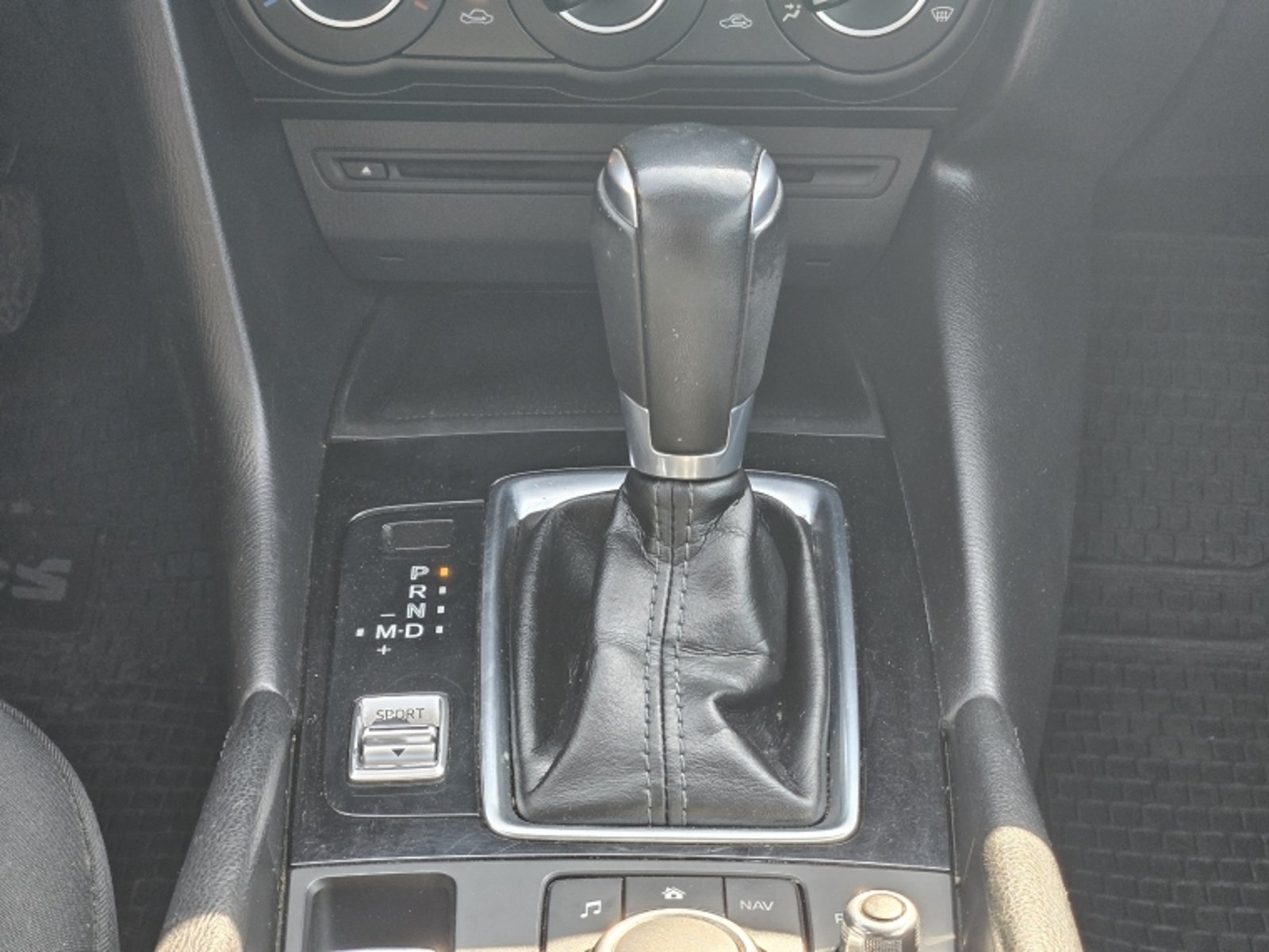 MAZDA 3 SPORT V SR AT 2.0 2019 - Imagen 12 de 20