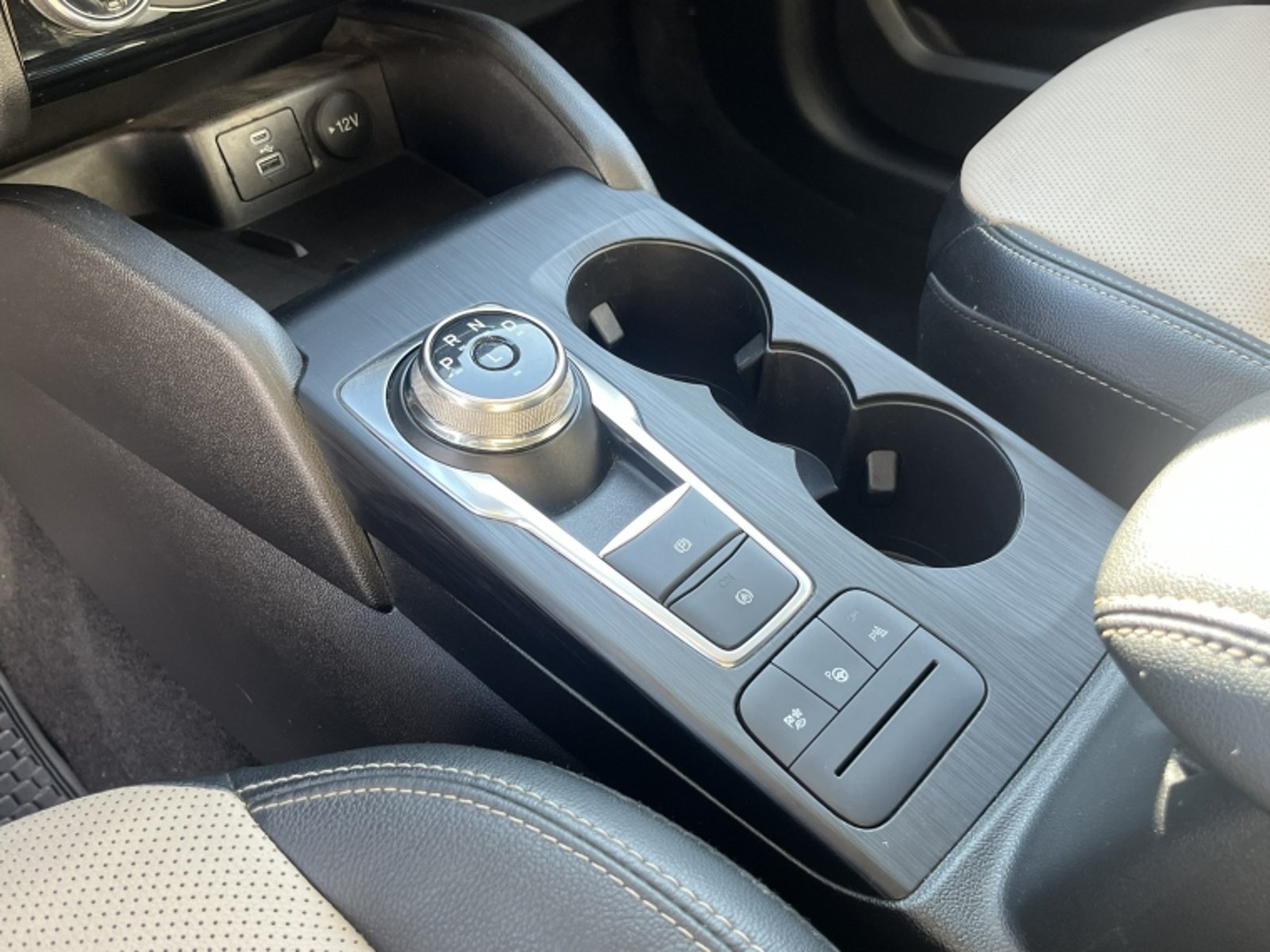 Ford ESCAPE 2.5 TITANIUM HEV AT 4X4 HIBRIDO 2023 - Imagen 15 de 20