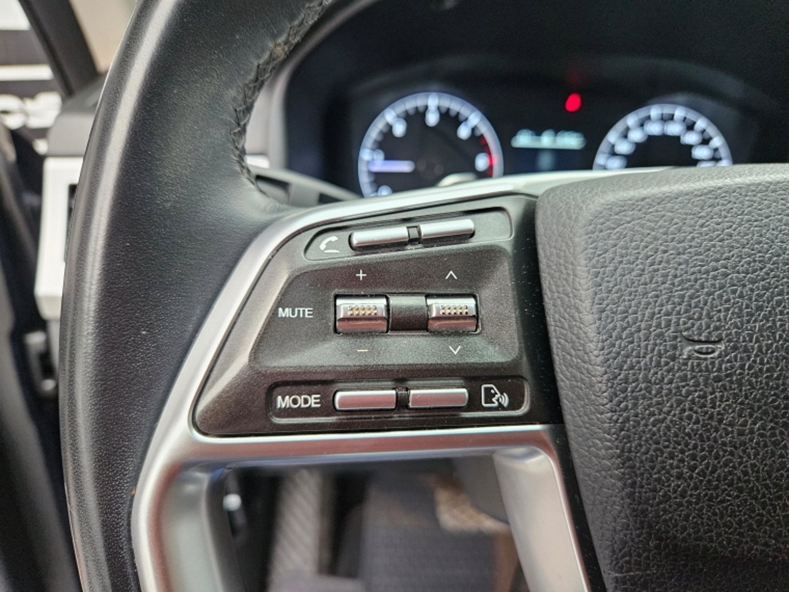 SsangYong REXTON 2.2  GLX AT DIESEL 2024 - Imagen 14 de 19