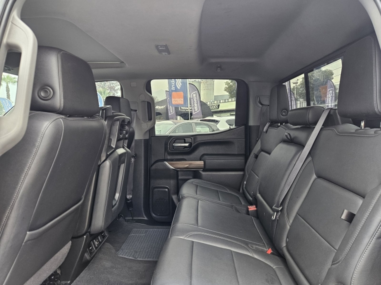 Chevrolet SILVERADO SILVERADO 5.3L LT TB AT 4WD 2022 - Imagen 8 de 19