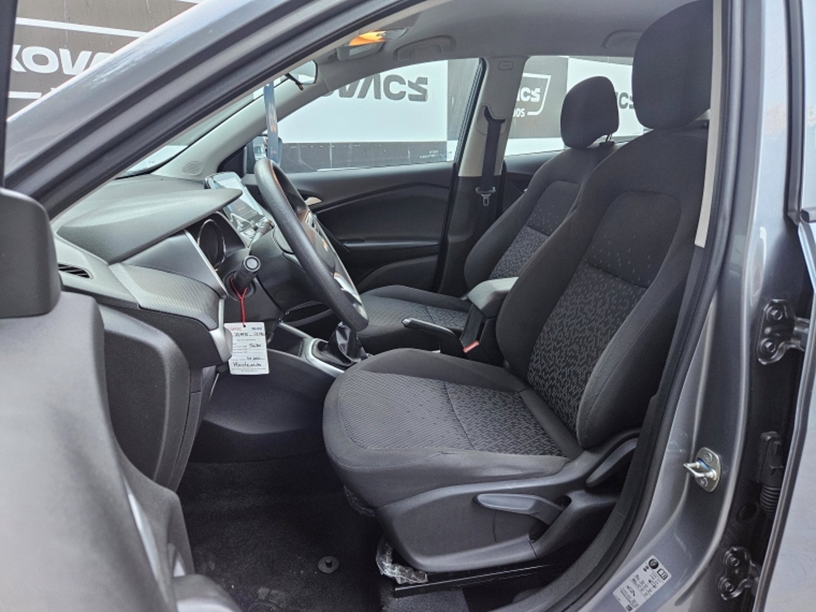 CHEVROLET TRACKER 1.2 LS P2 MT 2022 - Imagen 14 de 19