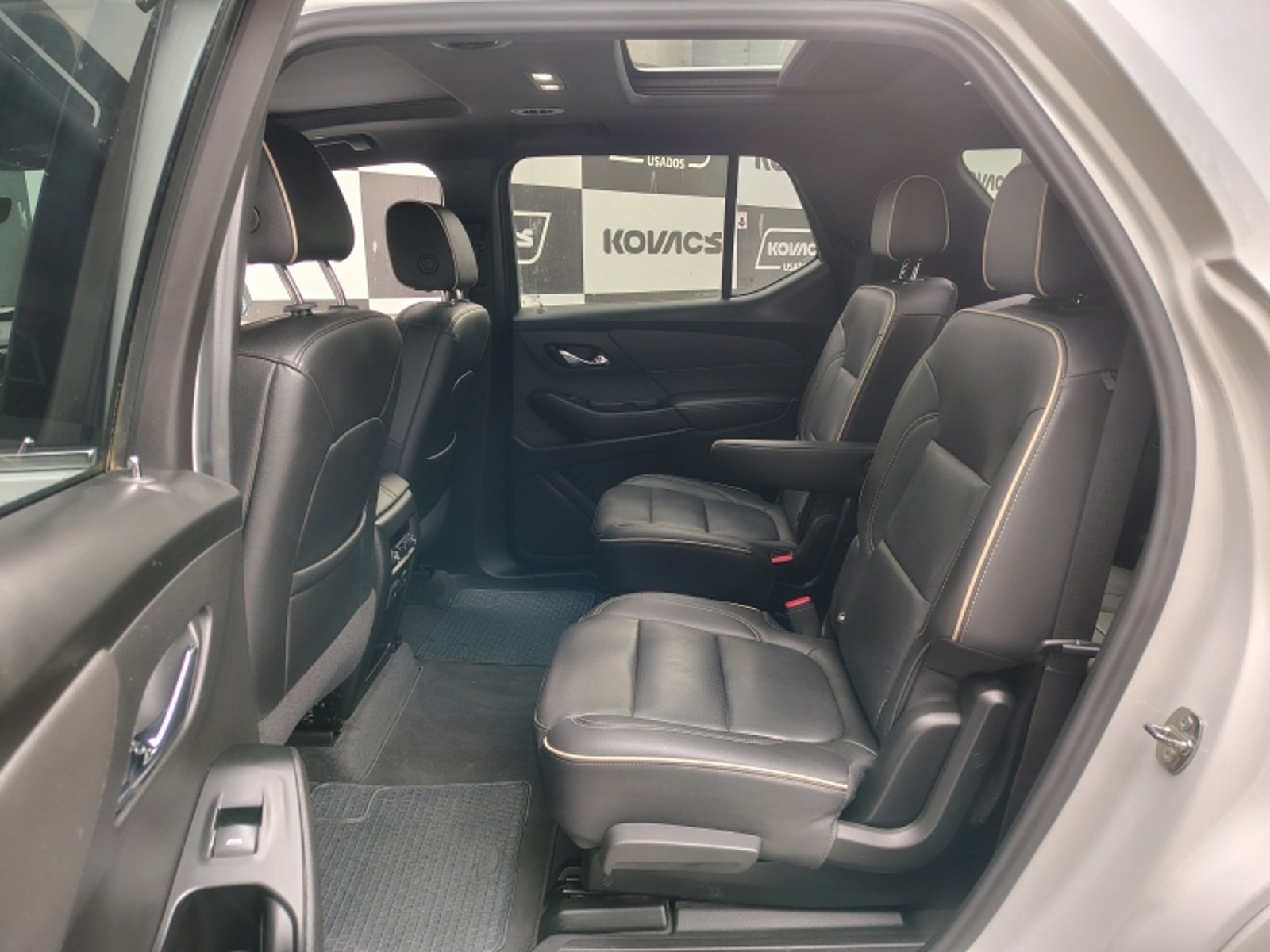 CHEVROLET TRAVERSE 3.6   PREMIER  AT  4X4 2023 - Imagen 8 de 20