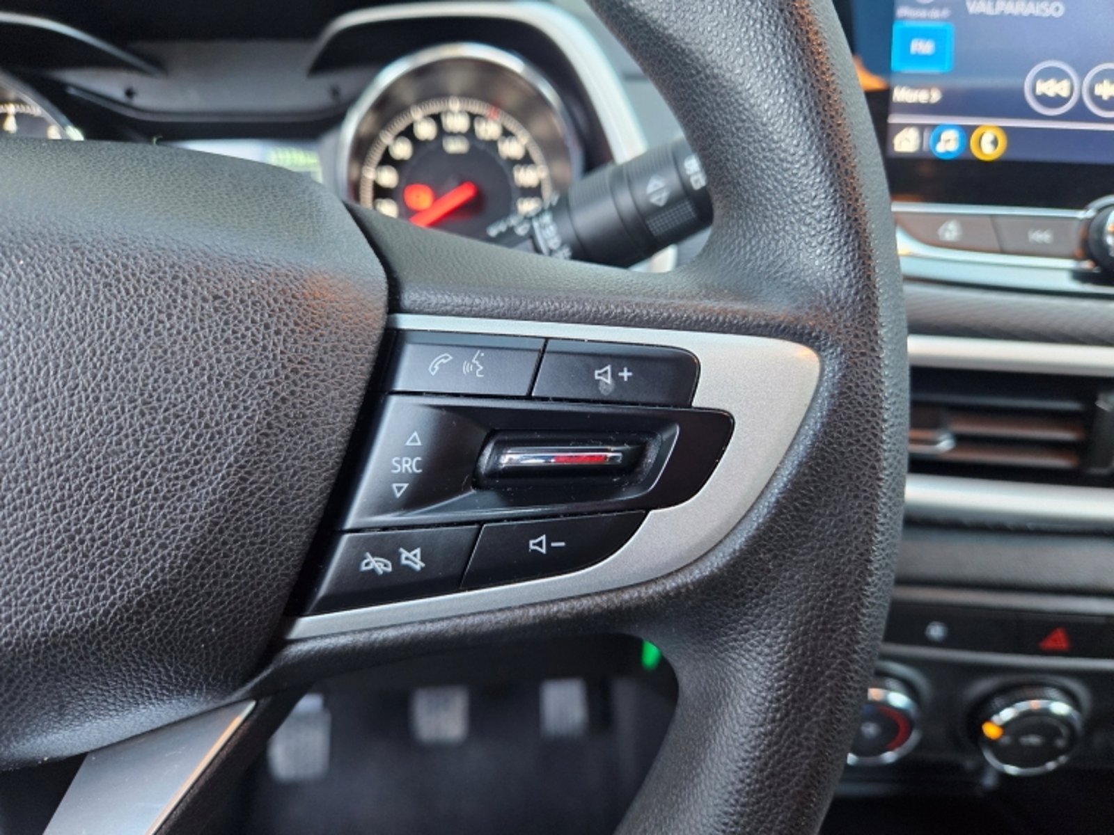 CHEVROLET TRACKER 1.2 LS P2 MT 2022 - Imagen 17 de 19