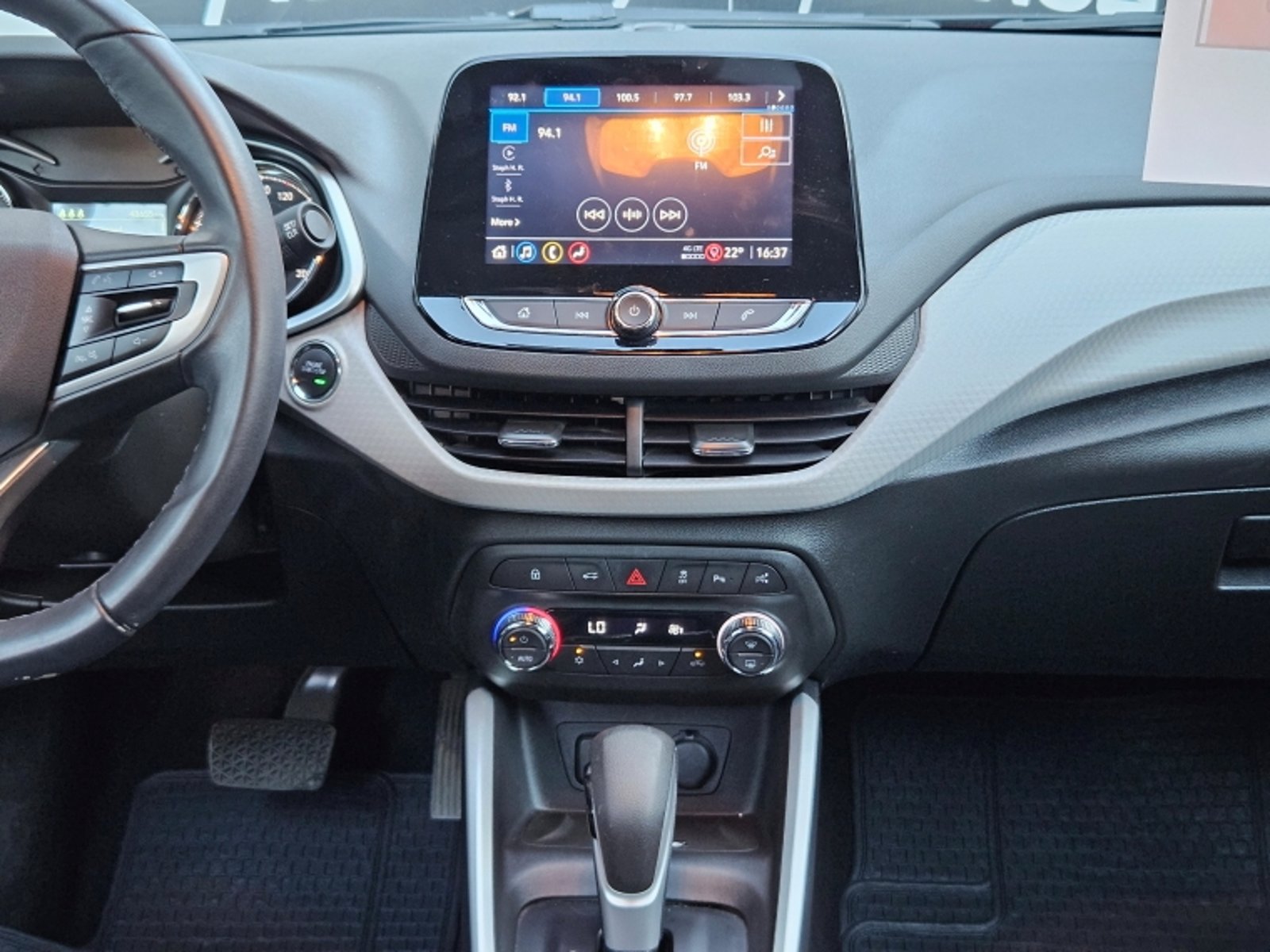 Chevrolet ONIX 1.0T PREMIER AT 2024 - Imagen 10 de 19