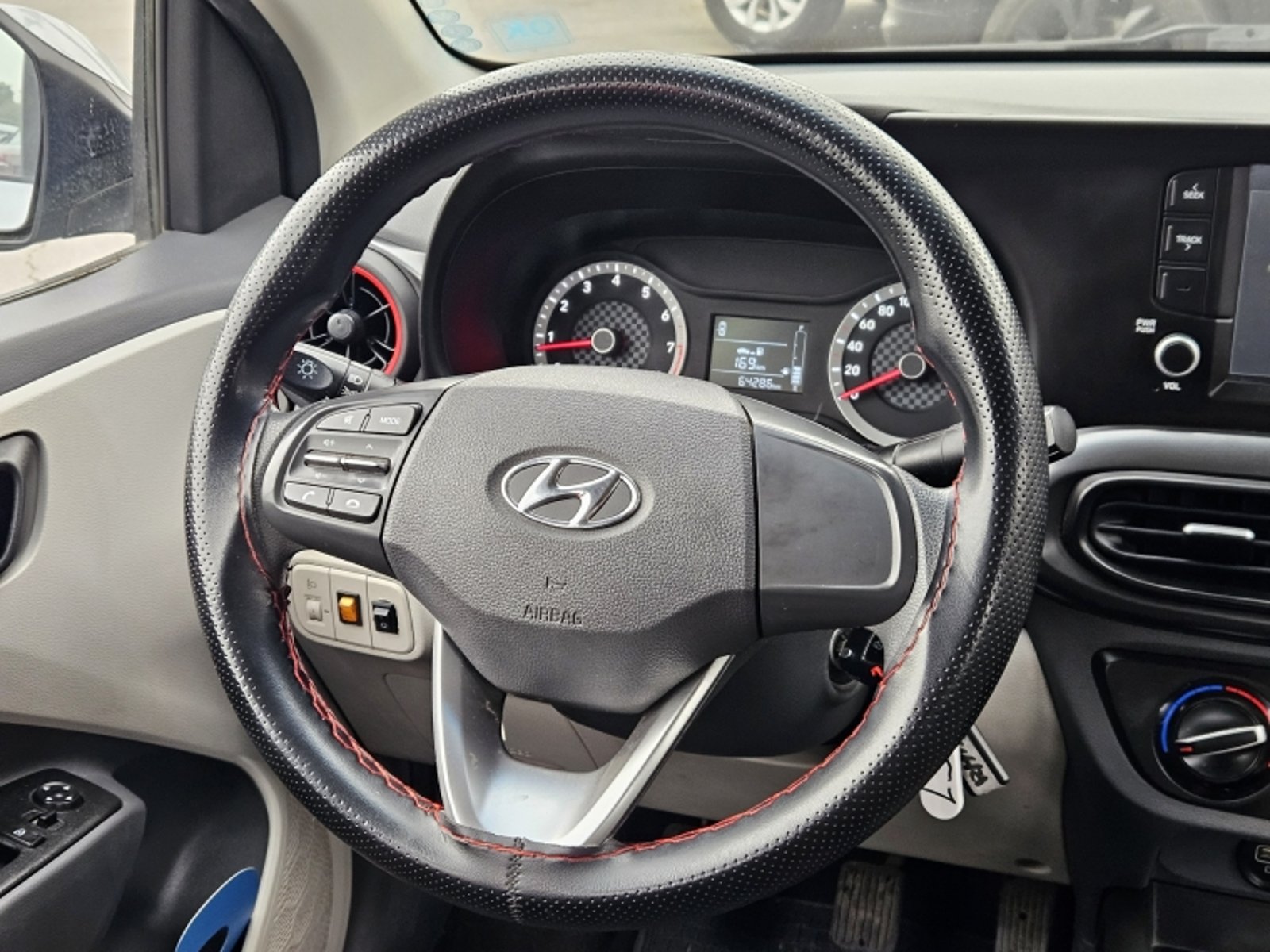 Hyundai GRAND I10 1.2 AI3 HB PLUS MT 2022 - Imagen 10 de 19