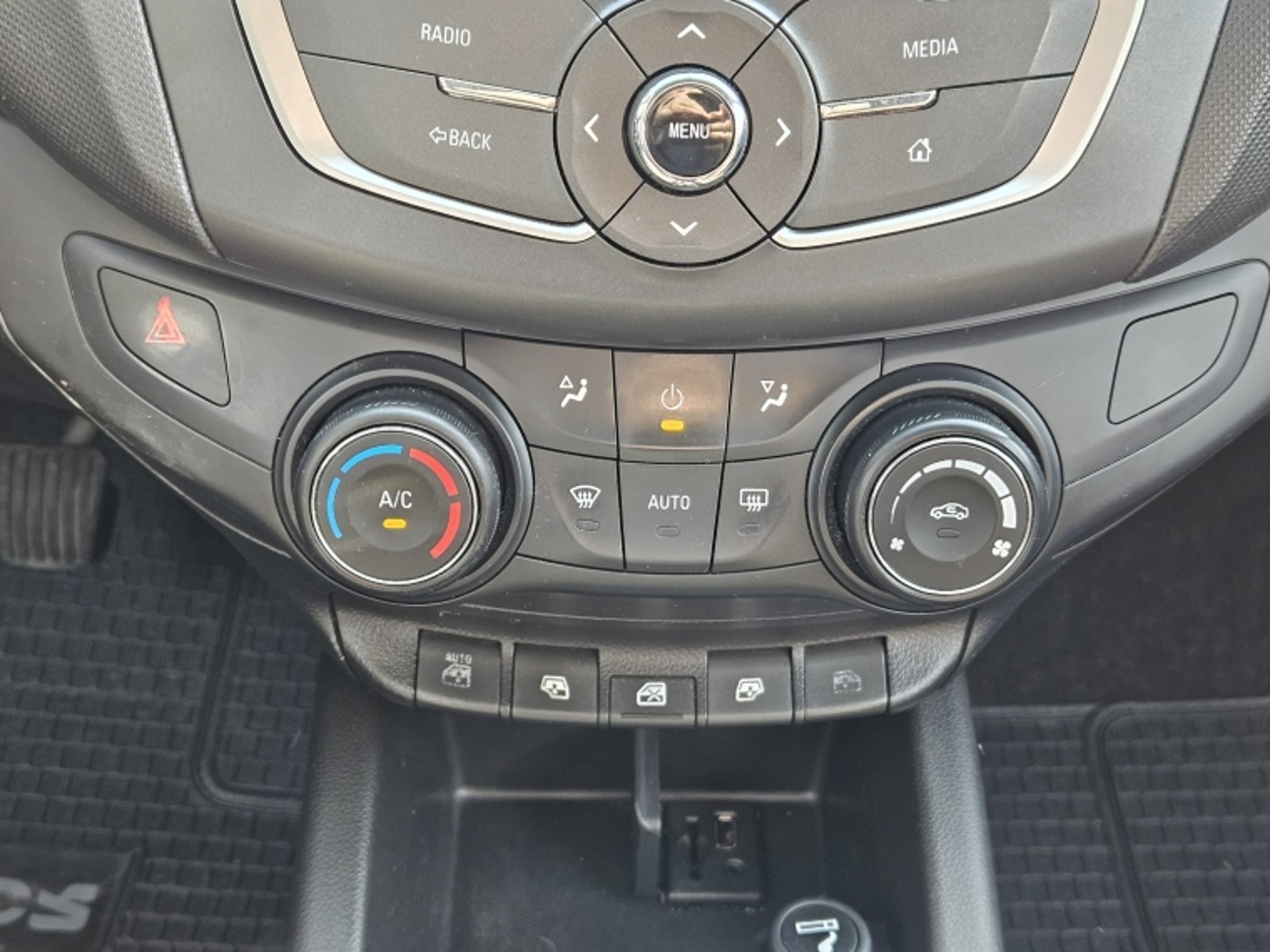 Chevrolet SAIL 1.5 LS MT 2022 - Imagen 12 de 19