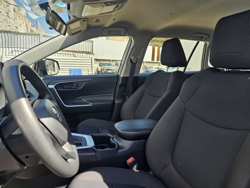 Toyota RAV4 2.0 LE AT 2024 - Imagen 16 de 20