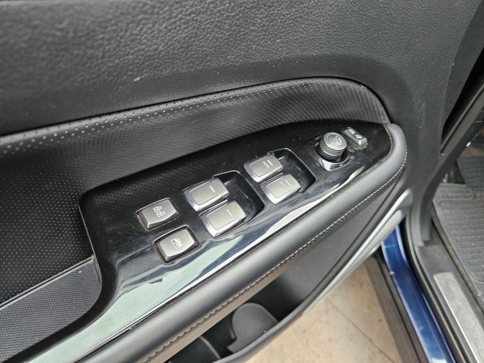 SsangYong REXTON 2.2  GLX AT DIESEL 2024 - Imagen 10 de 19
