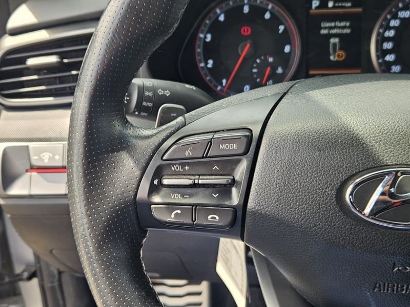 Hyundai VELOSTER JS GDI HB 1.6 AUT 2019 - Imagen 13 de 19