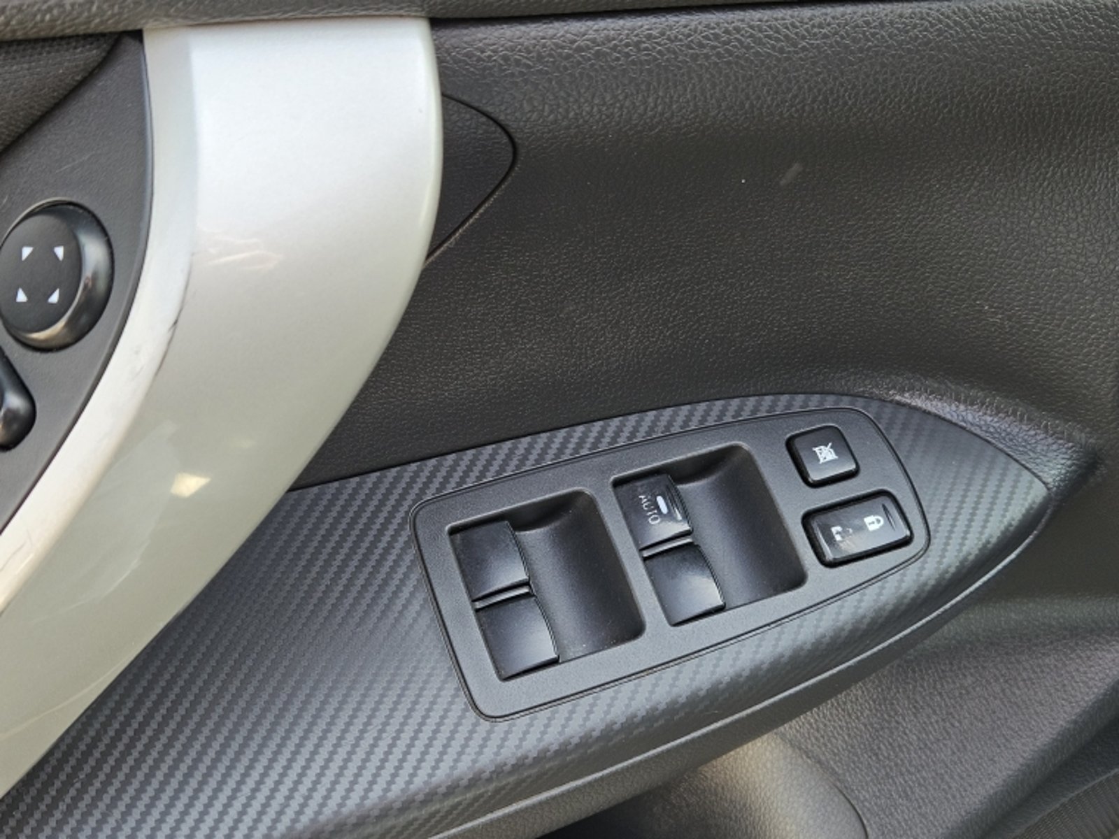 MITSUBISHI ECLIPSE CROSS RX AT 1.5 2023 - Imagen 13 de 19