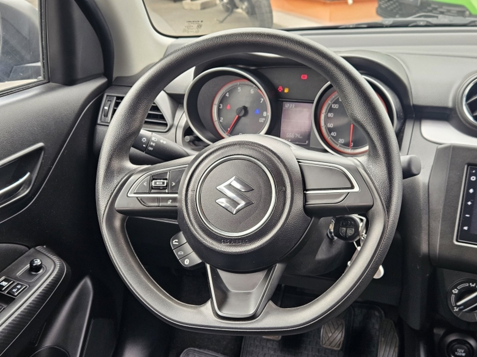 Suzuki SWIFT GLX 1.2 MT 2023 - Imagen 10 de 20