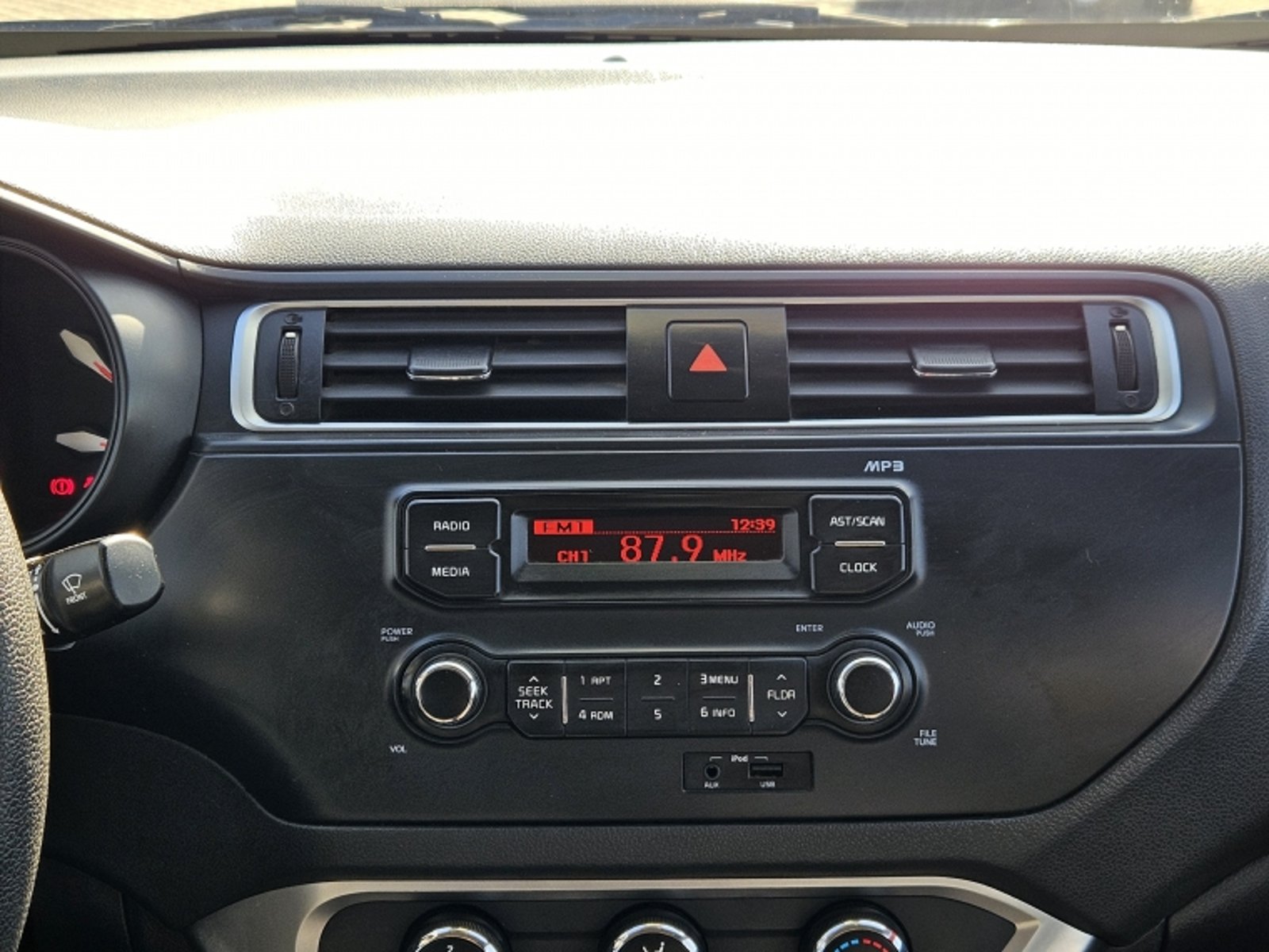 KIA RIO 4 EX MT 1.4 2015 - Imagen 10 de 18