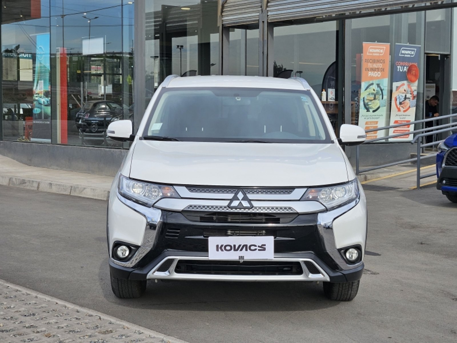 Mitsubishi OUTLANDER GLX AT 4X2 2.0 2023 - Foto 2 de 20