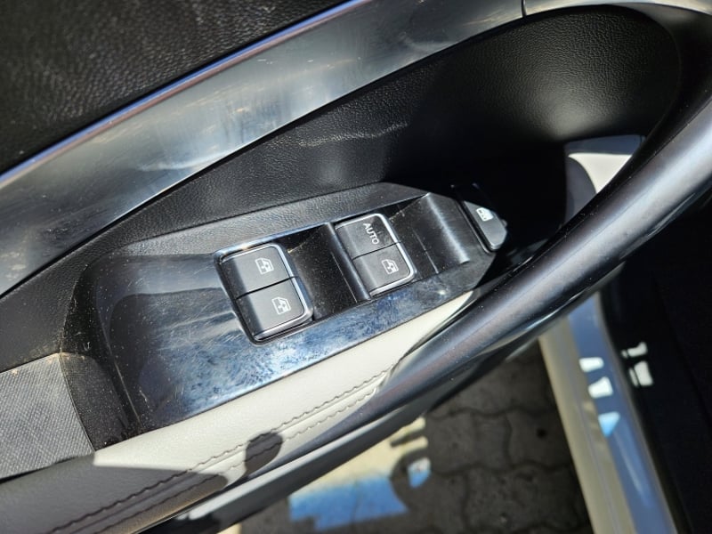 Chevrolet CAPTIVA 1.5 LTZ AT 2024 - Imagen 14 de 19