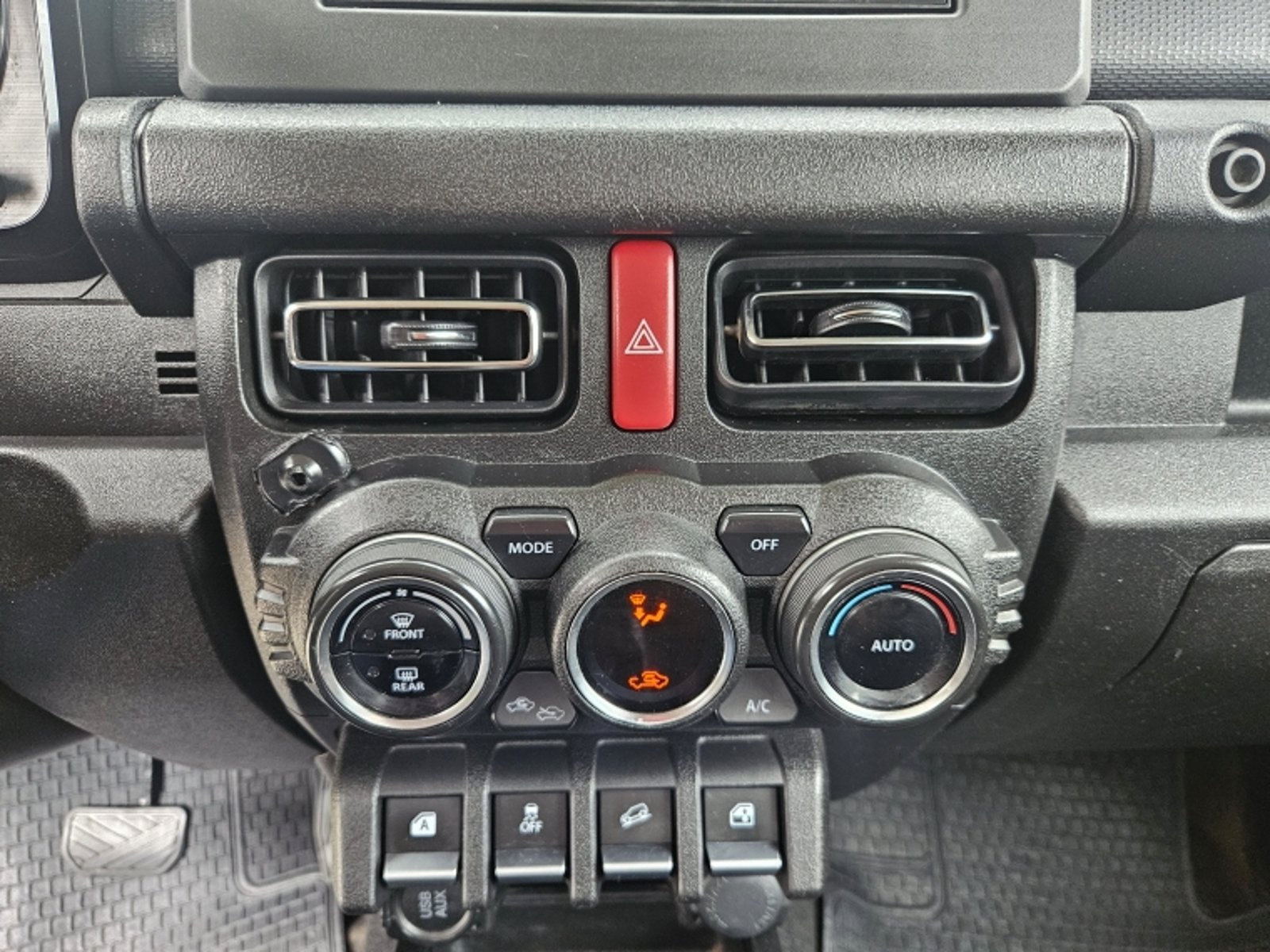Suzuki JIMNY 1.5 GLX AT 4X4 2020 - Imagen 17 de 18