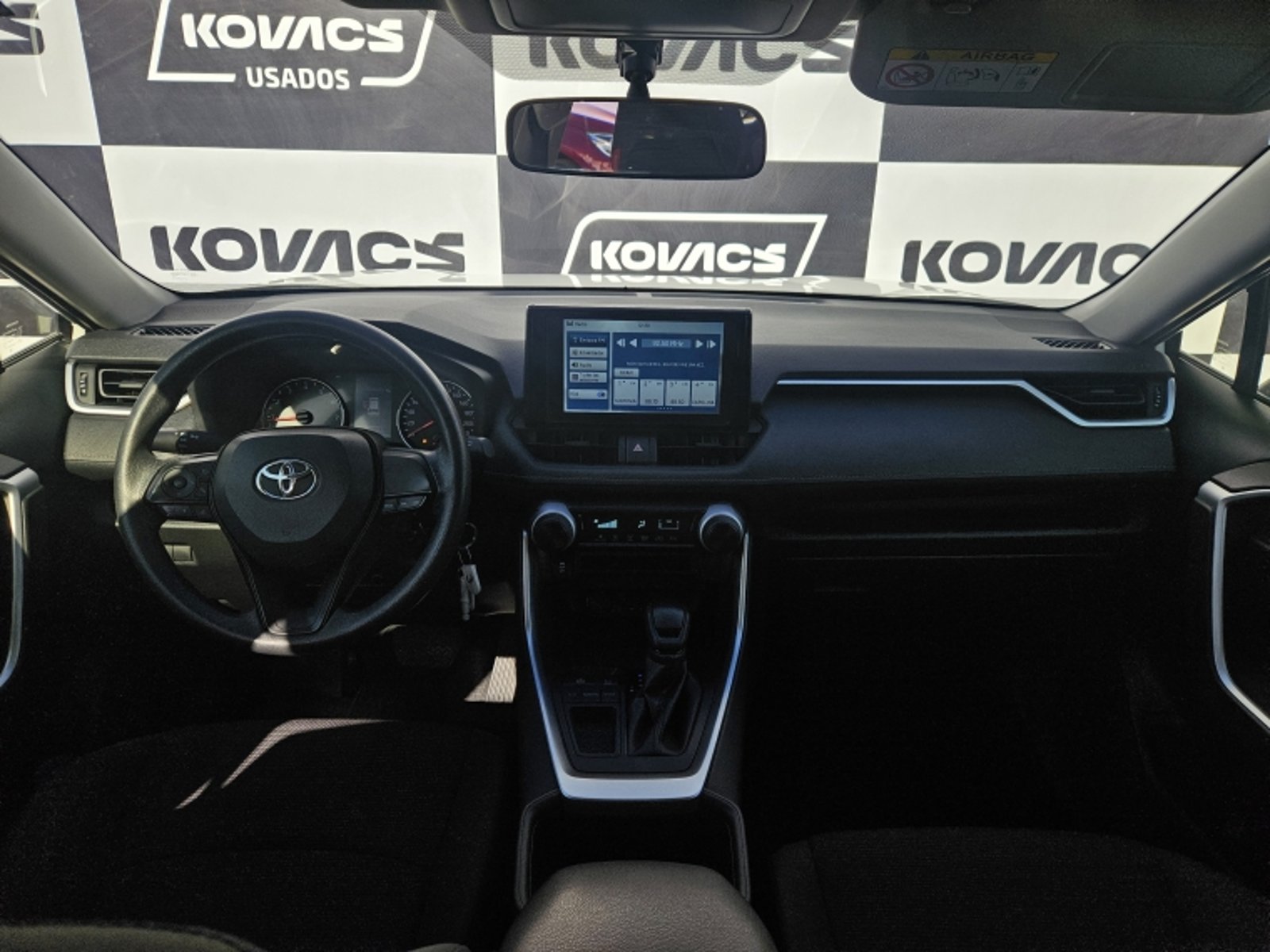 TOYOTA RAV4 LE AT 2024 - Imagen 9 de 20