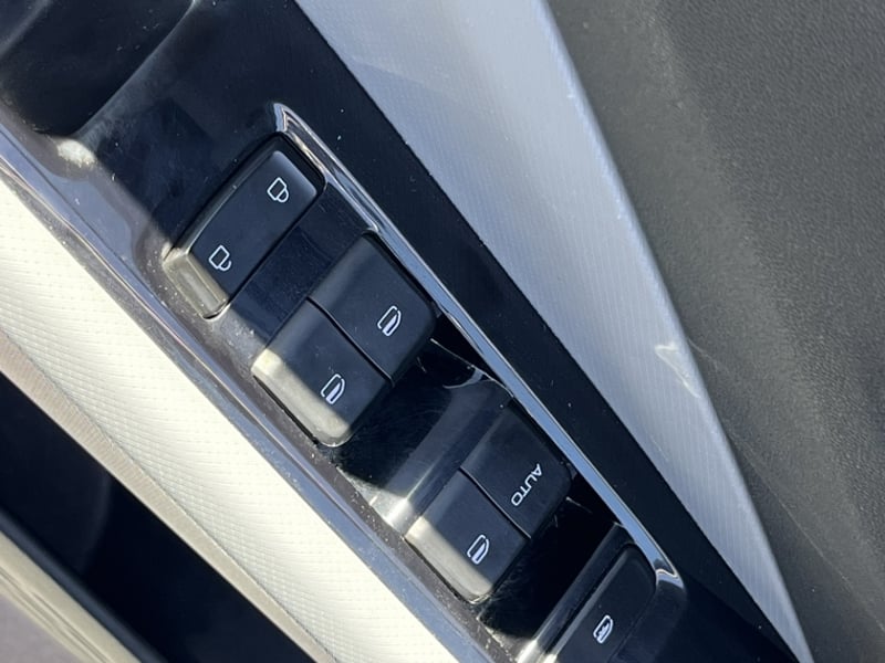 Chevrolet SAIL 1.5L LTZ  MT 2024 - Imagen 12 de 20