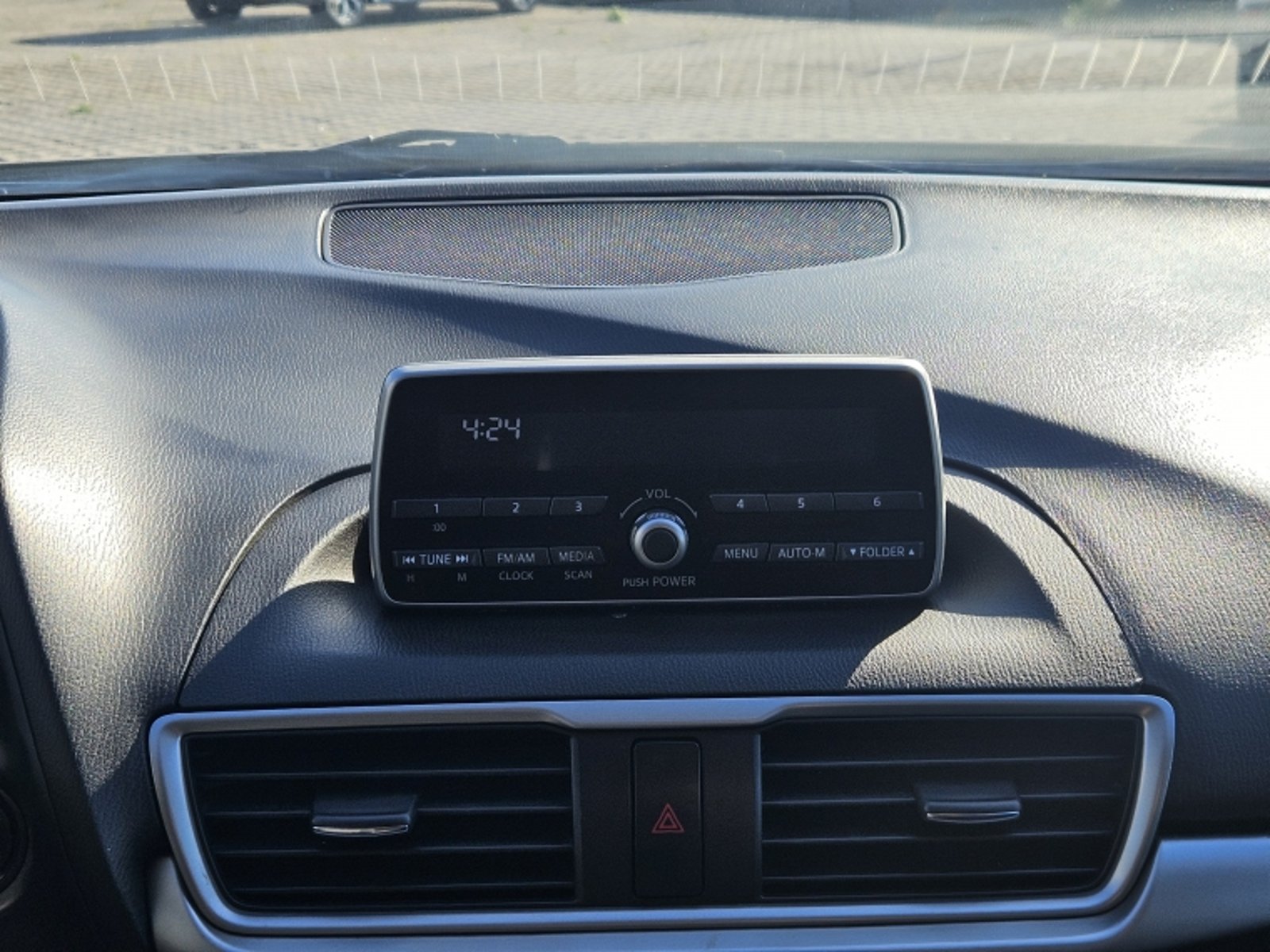 Mazda 3 S L AT 1.6 2018 - Imagen 11 de 18
