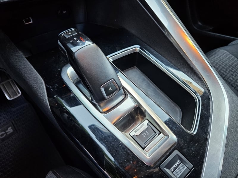Peugeot 3008 1.5  ACTIVE AT DIESEL 2019 - Imagen 15 de 19
