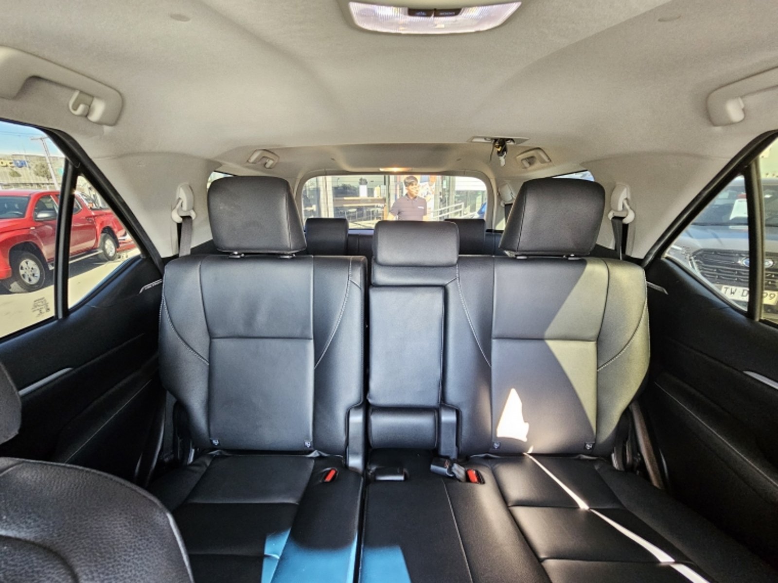 TOYOTA FORTUNER SRX AT 2.7 2023 - Imagen 17 de 20