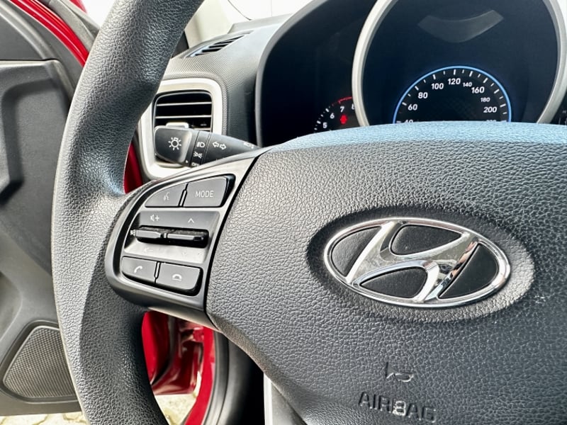 Hyundai VENUE 1.6 QX PLUS MT 2021 - Imagen 12 de 18
