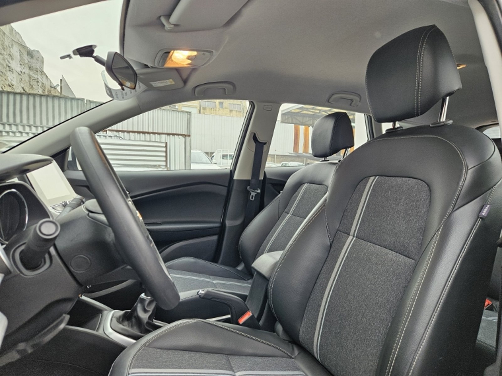 CHEVROLET TRACKER LTZ MT 2023 - Imagen 15 de 20