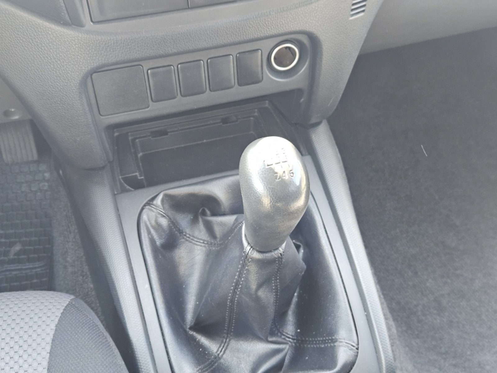 Mitsubishi L200 L 200 WORK CR DC 2.4 2019 - Imagen 13 de 17