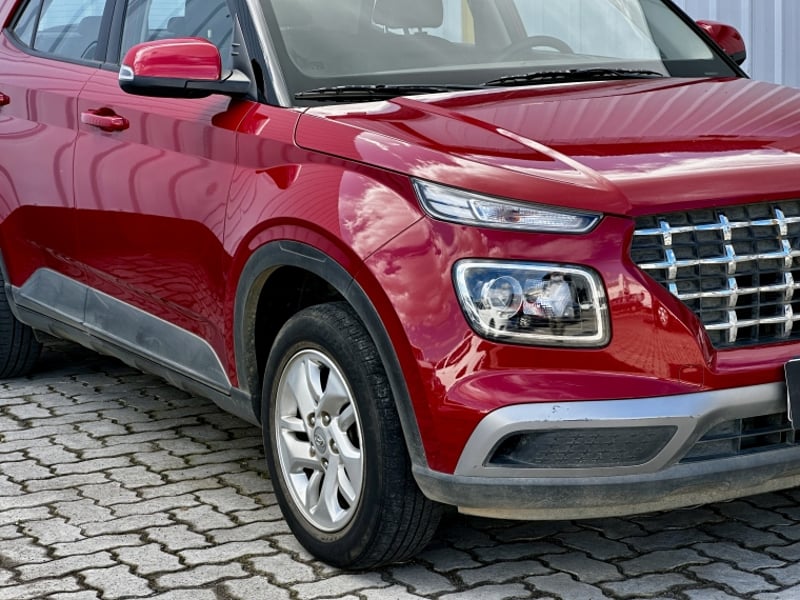 Hyundai VENUE 1.6 QX PLUS MT 2021 - Imagen 4 de 18