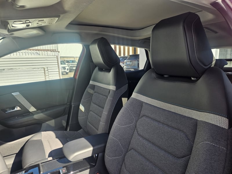 Citroën C-4 PURETECH 130 EAT8 FEEL PACK 2023 - Imagen 17 de 20