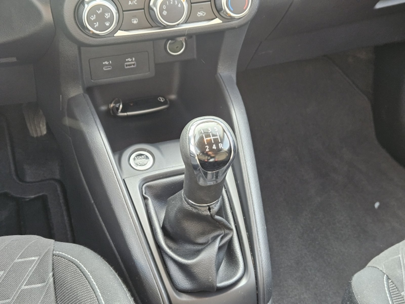 NISSAN KICKS ADVANCE MT 1.6 2025 - Imagen 13 de 20