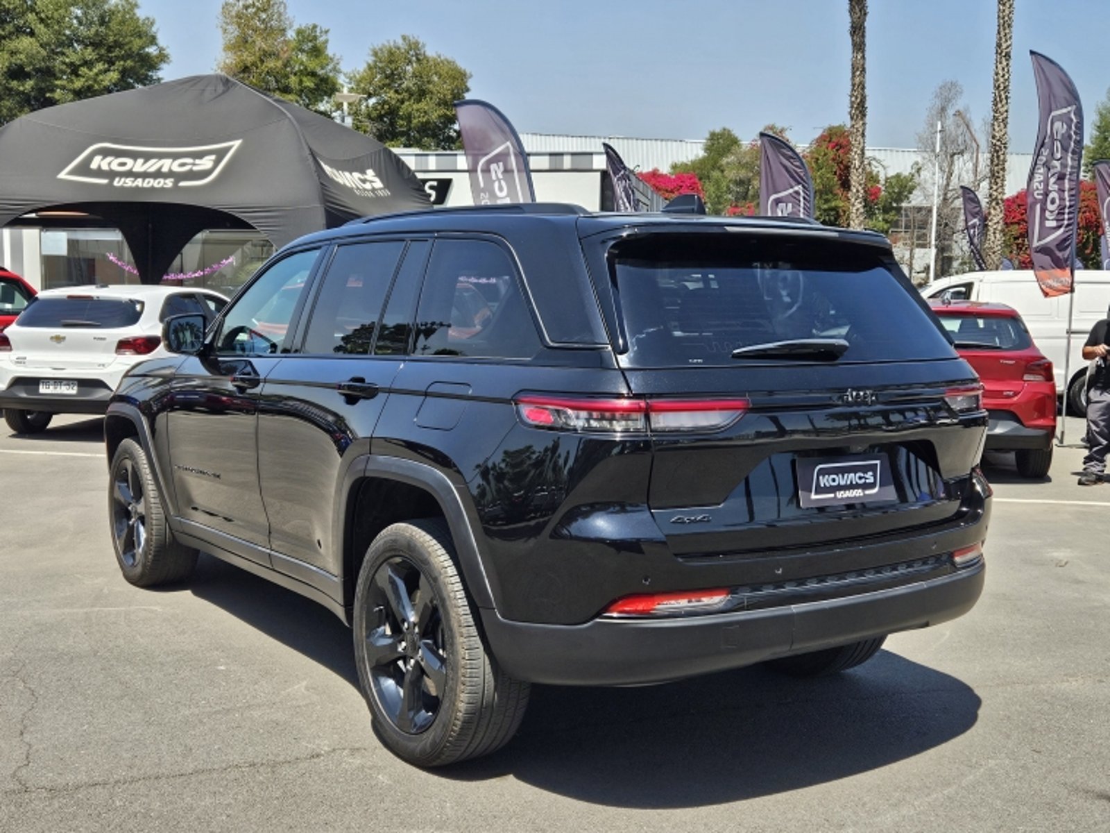 JEEP GRAND CHEROKEE 3.6 ALTITUDE 4X4 AT 2024 - Imagen 6 de 20