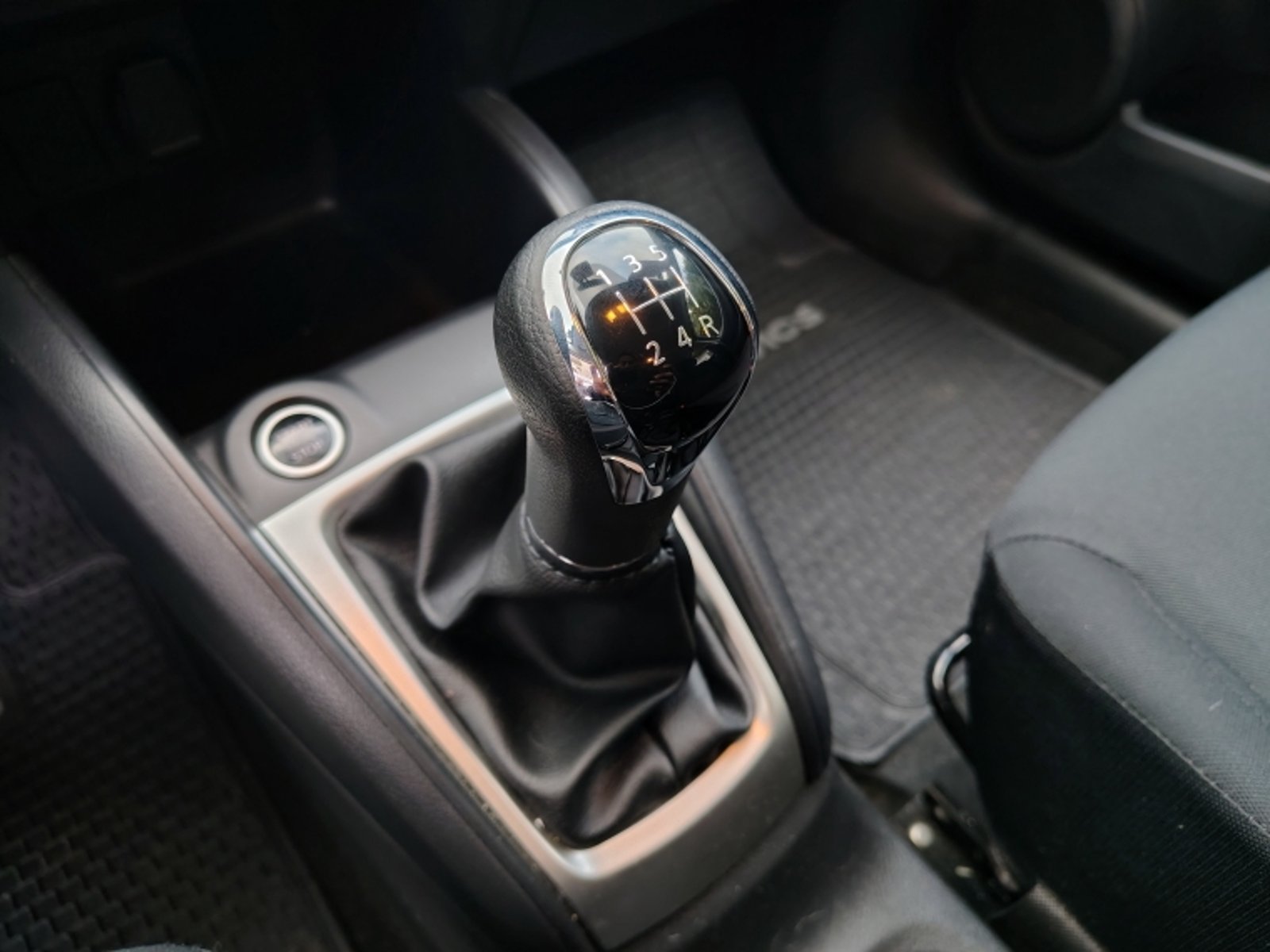 NISSAN KICKS 1.6   SENSE MT 2025 - Imagen 12 de 20