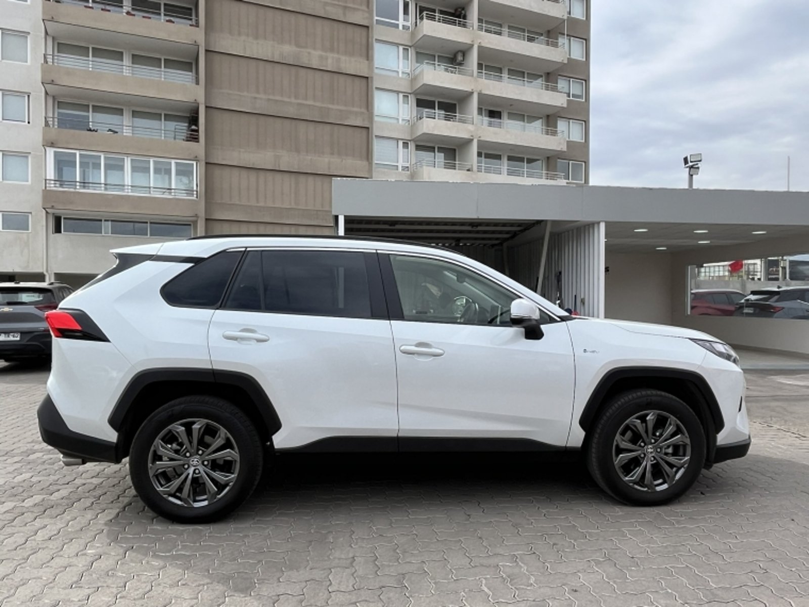 Toyota RAV4 HEV 2.5 AUT 2025 - Imagen 6 de 20