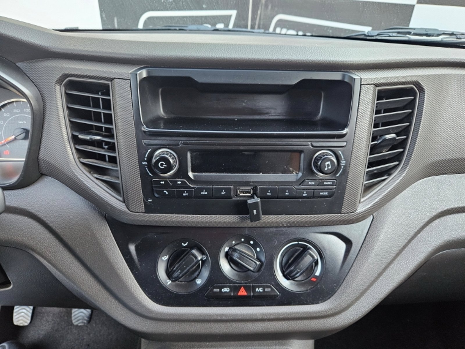 CHEVROLET N400 1.5  AC MT 2025 - Imagen 13 de 13