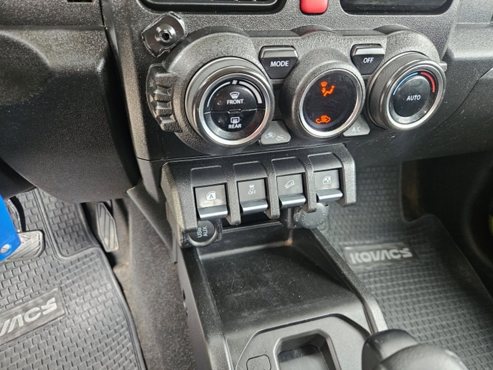 Suzuki JIMNY 1.5 GLX AT 4X4 2020 - Imagen 11 de 18