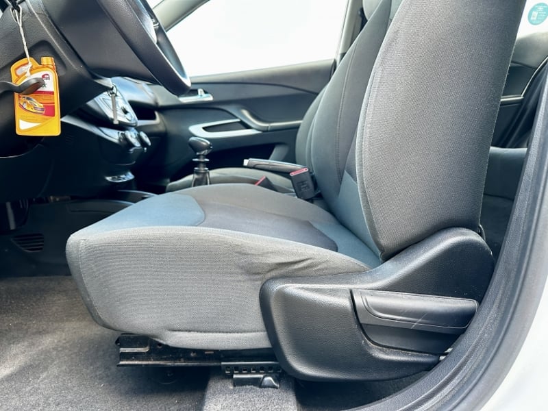 Chevrolet SAIL 1.5L MT 2019 - Imagen 16 de 18