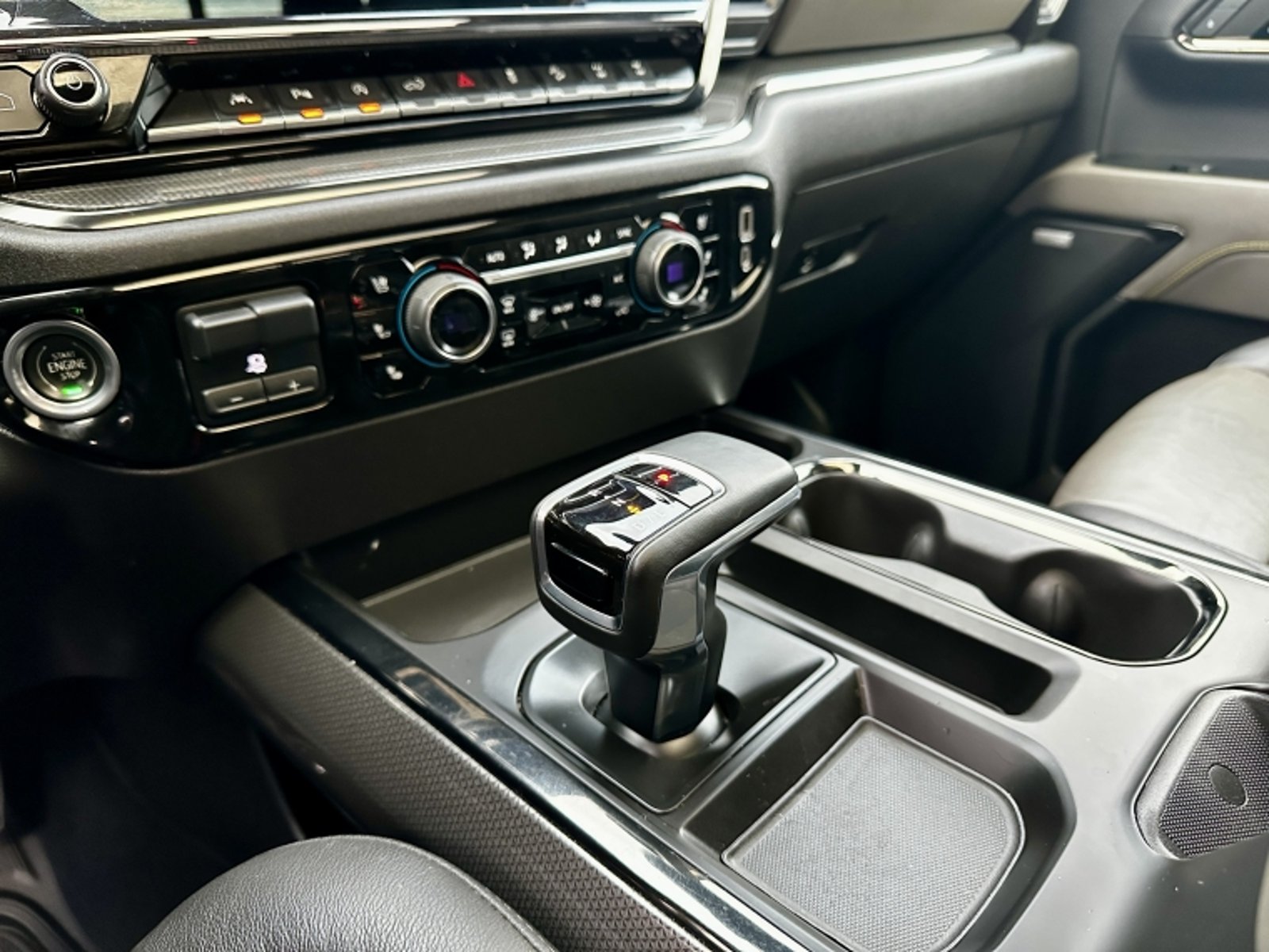 Chevrolet SILVERADO 6.2 AUT 2024 - Imagen 15 de 20