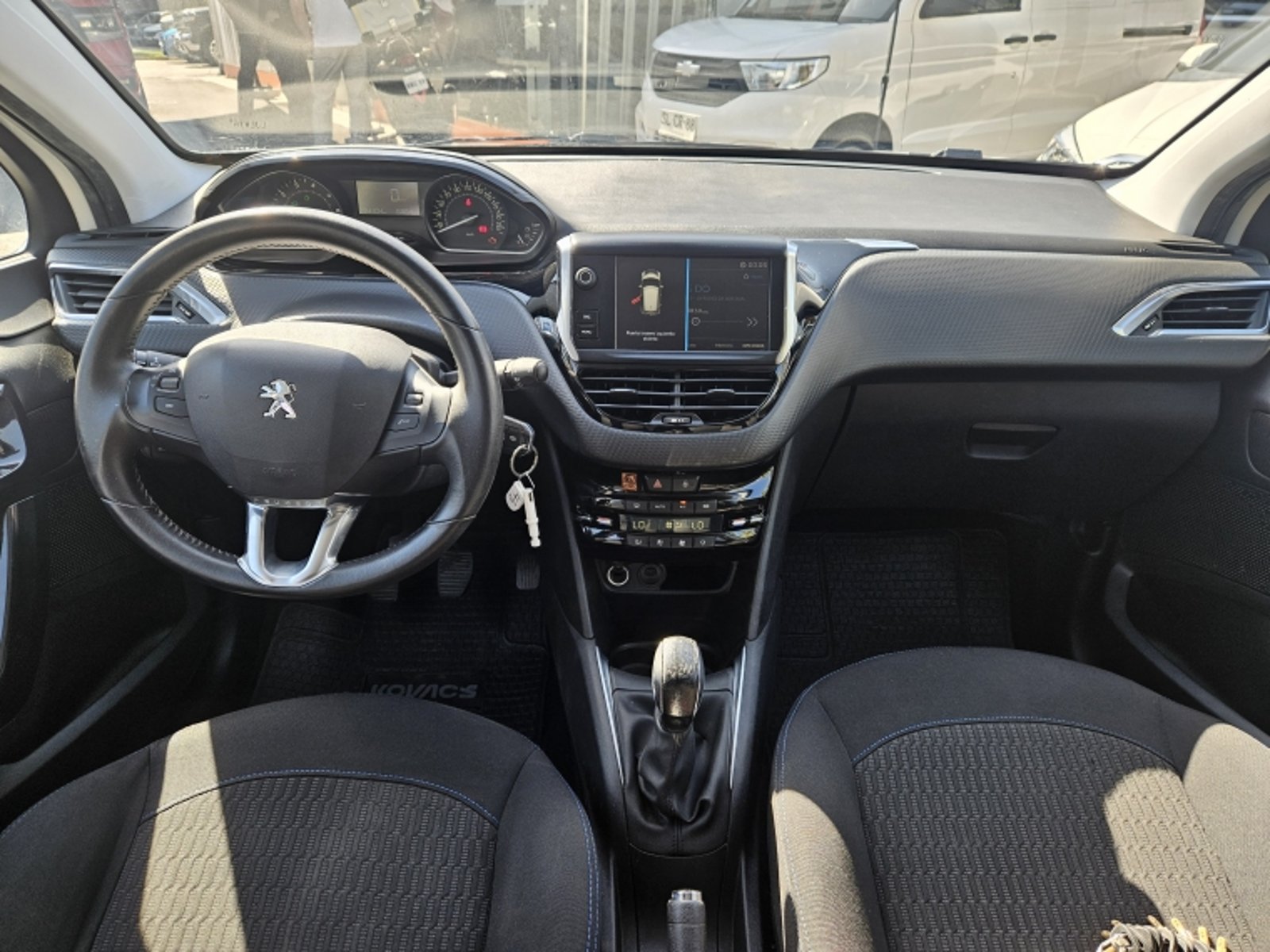 PEUGEOT 208 SIGNATURE 1.2 PURETECH MT 2019 - Imagen 9 de 20