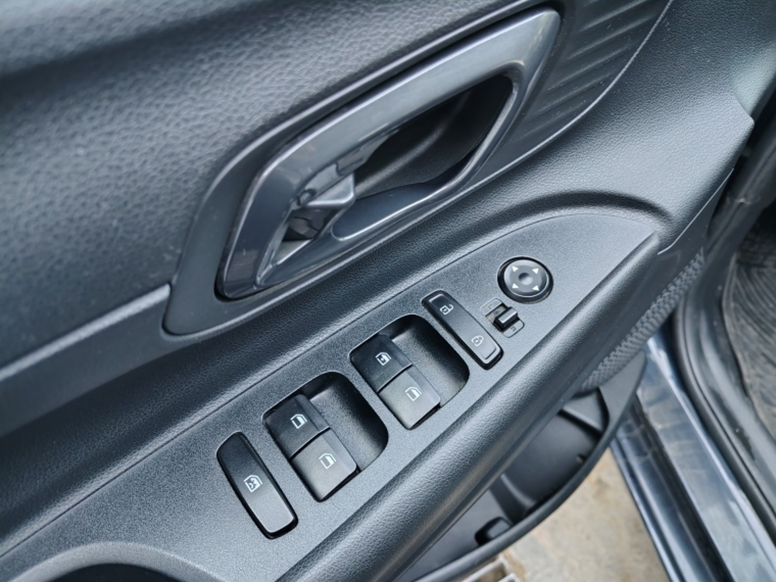 HYUNDAI I-20 1.4 BI3   PLUS  MT 2023 - Imagen 7 de 17