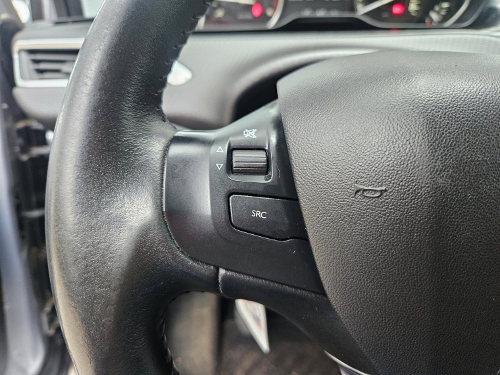 Peugeot 208 1.5 ACTIVE PACK BLUEHDI 100 MT DIESEL 2021 - Imagen 18 de 19