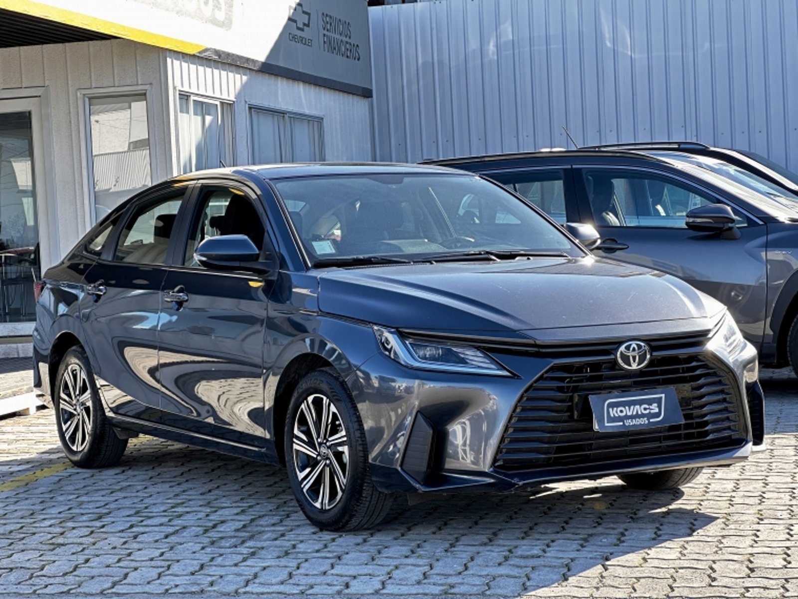 Toyota YARIS 1.5 E SEDAN MT 2023 - Foto 3 de 18